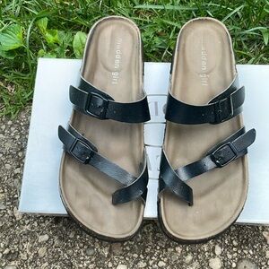 Madden girl Black Leather Sandals